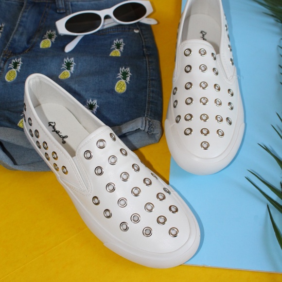 🚨LAST PAIR!!//The Veronica//White Sneakers - Picture 3 of 7